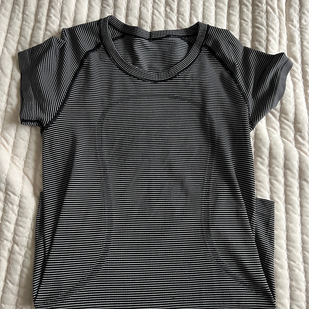LULU SWIFT TEE